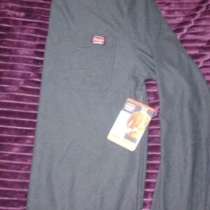 Wrangler Long Sleeve Pocket Tee in black